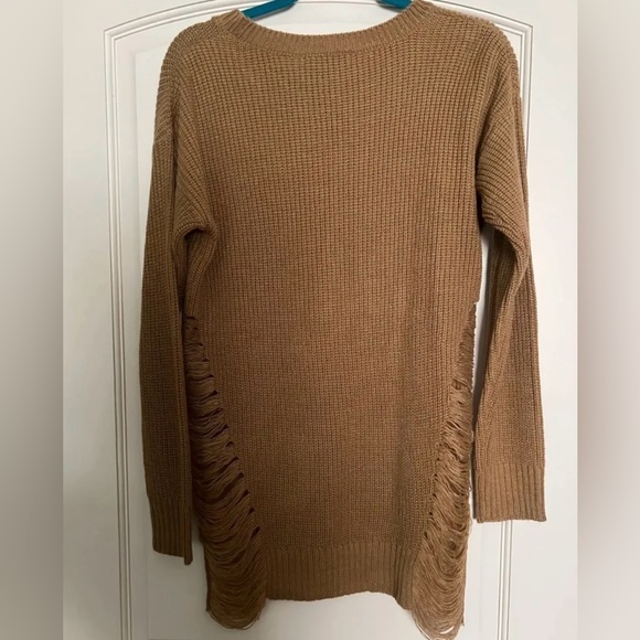 Distressed Sweater - Picture 4 of 5